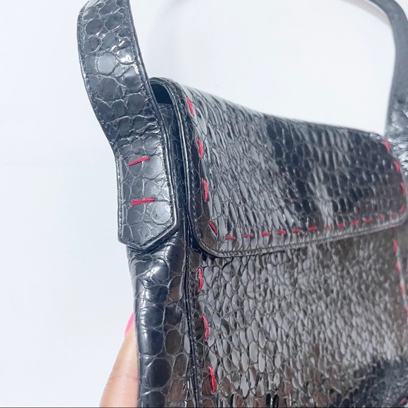 BCBG MAX AZRIA BLACK ITALIAN LEATHER SHOULDER BAG RED STITCHING RED INTERIOR - Picture 9 of 12